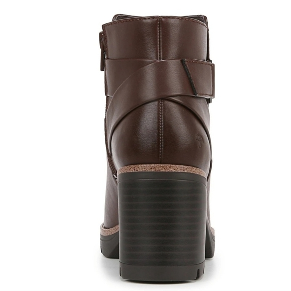 Naturalizer Madalynn Strap Water Repellent Ankle Lug Bootie In Chocolate Size 7 - Picture 3 of 12